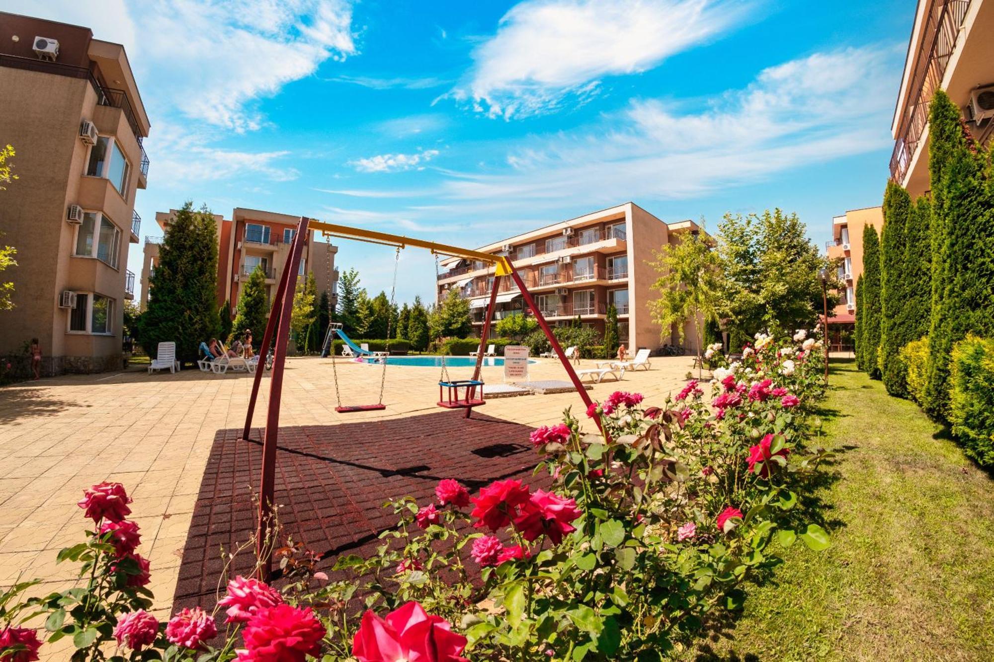 Nessebar And Holiday Fort Apartments Slântsjev Brjag Eksteriør bilde