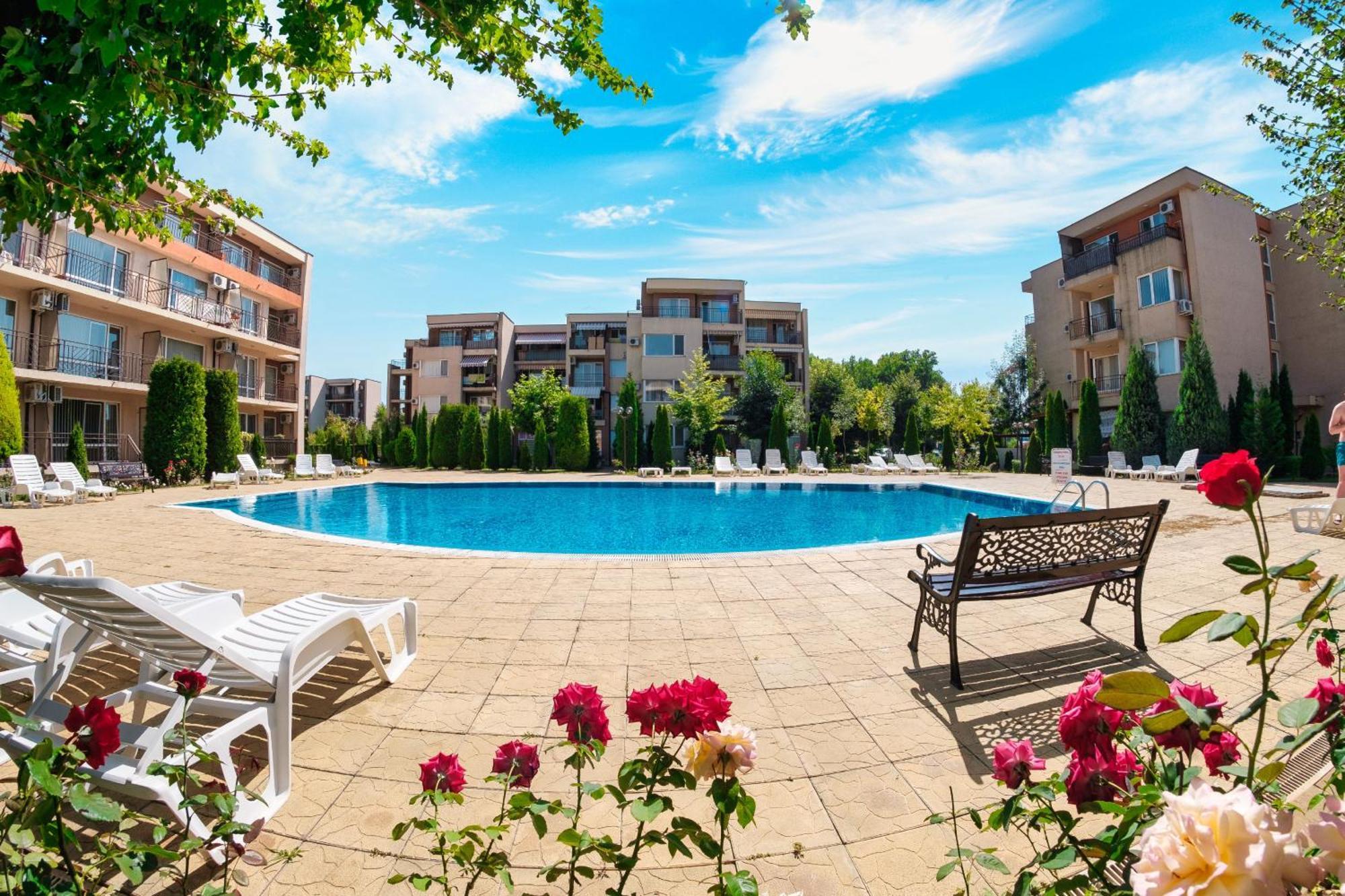 Nessebar And Holiday Fort Apartments Slântsjev Brjag Eksteriør bilde