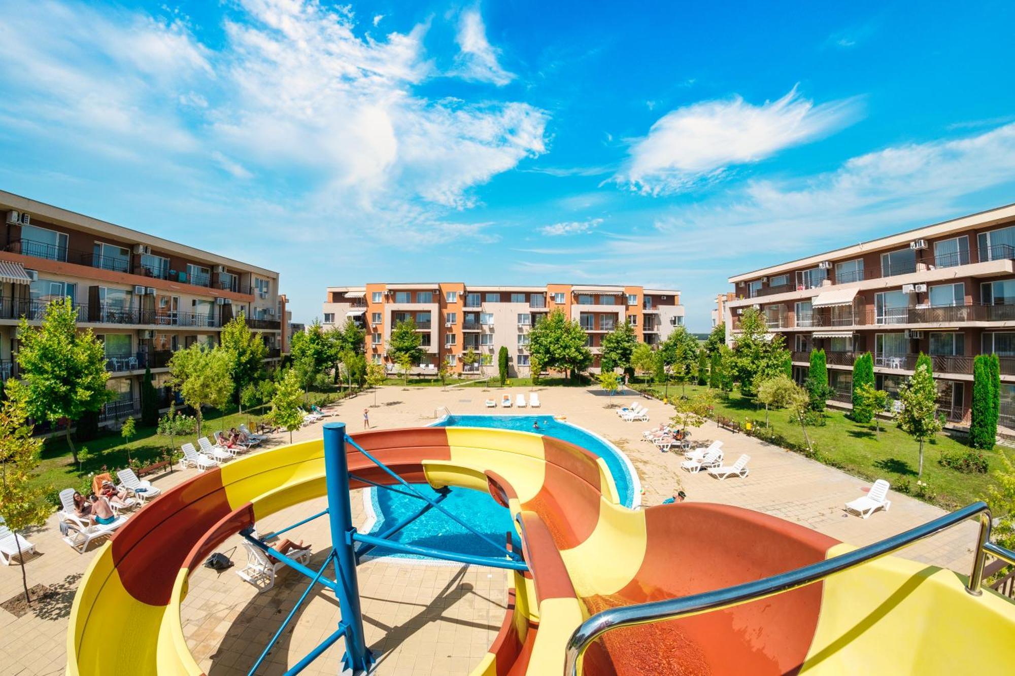 Nessebar And Holiday Fort Apartments Slântsjev Brjag Eksteriør bilde