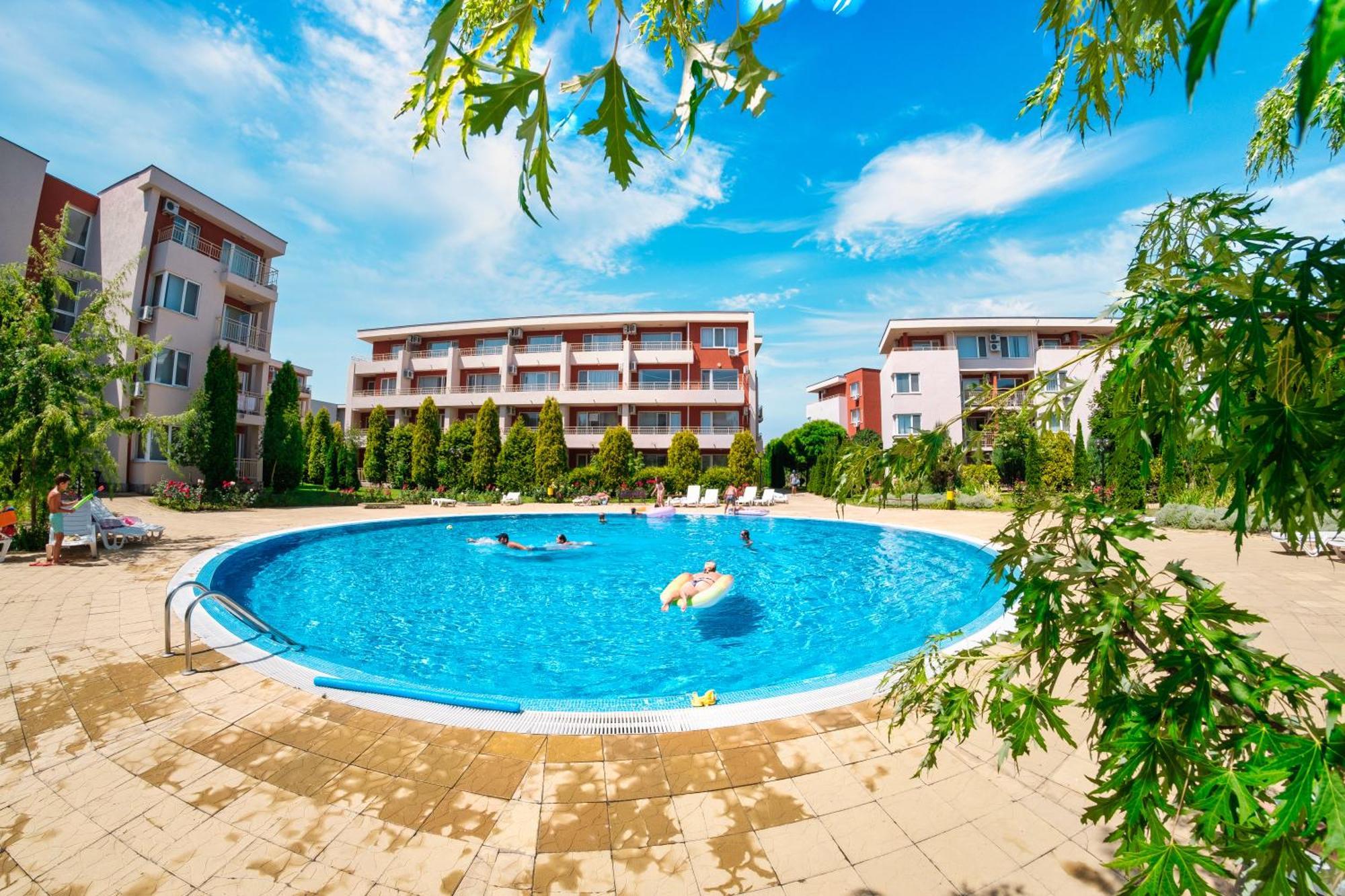 Nessebar And Holiday Fort Apartments Slântsjev Brjag Eksteriør bilde