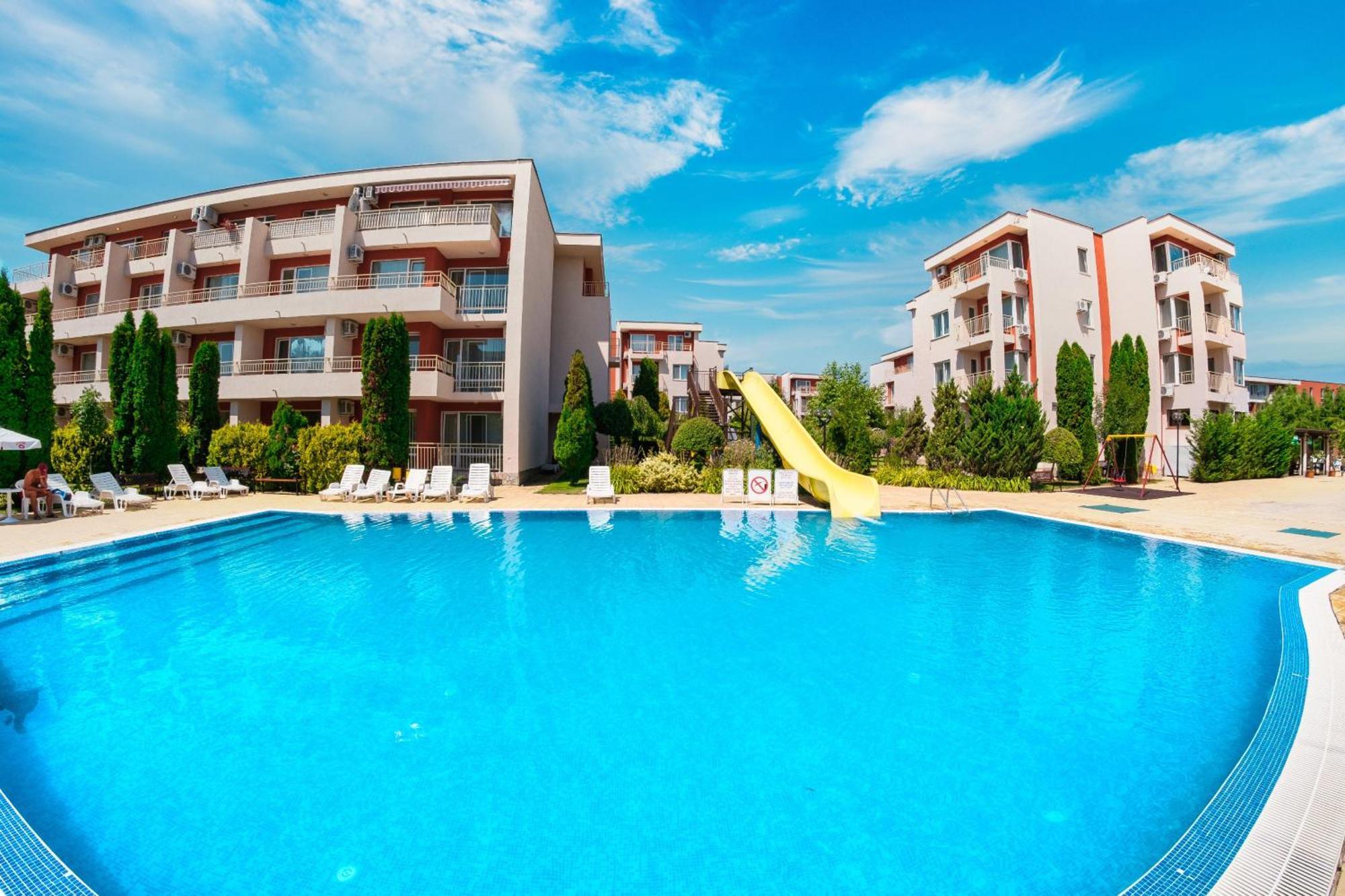 Nessebar And Holiday Fort Apartments Slântsjev Brjag Eksteriør bilde