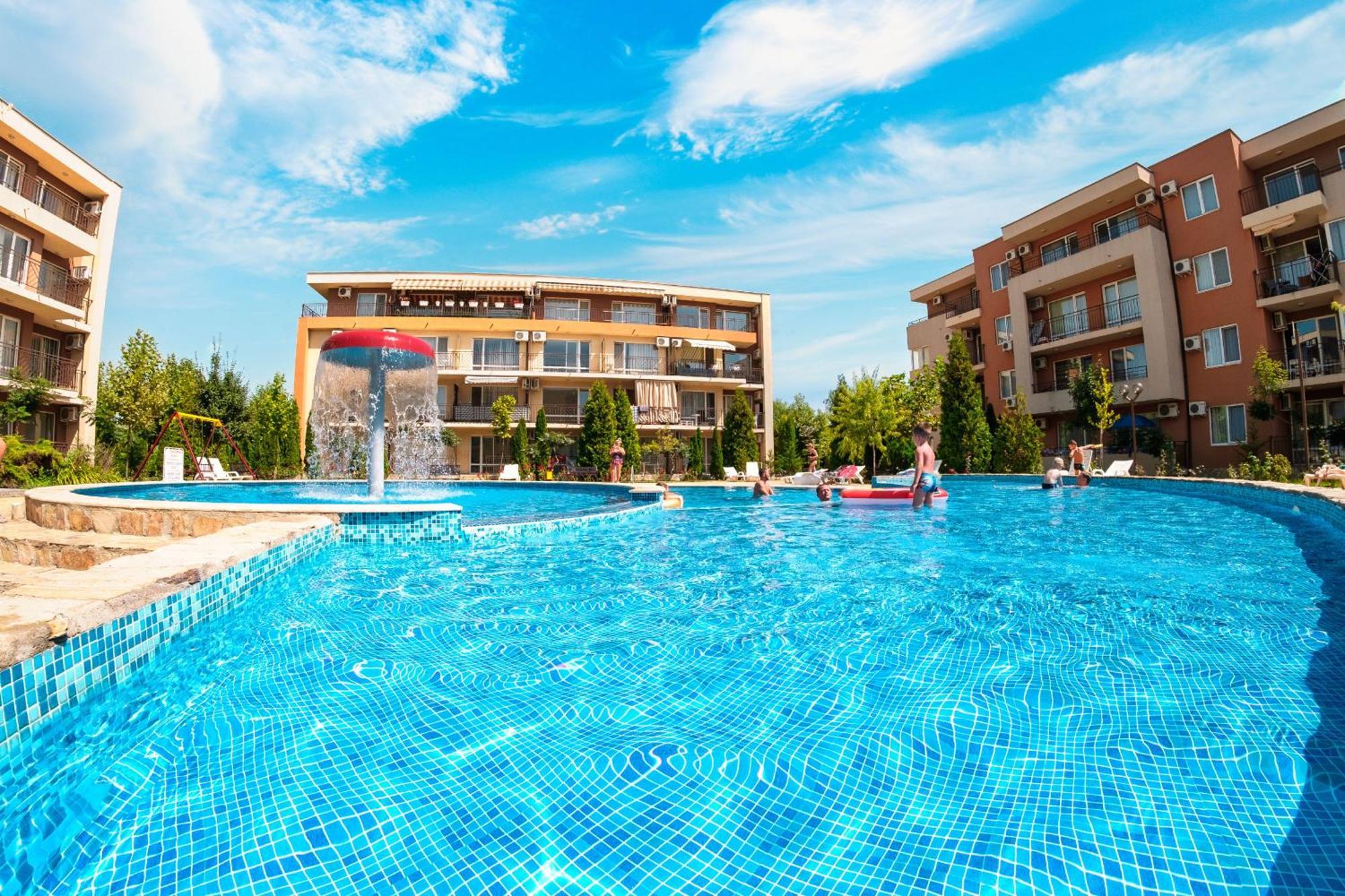 Nessebar And Holiday Fort Apartments Slântsjev Brjag Eksteriør bilde